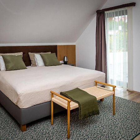 Hotel Ignacz Vendeghaz Pálosvörösmart Exteriér fotografie